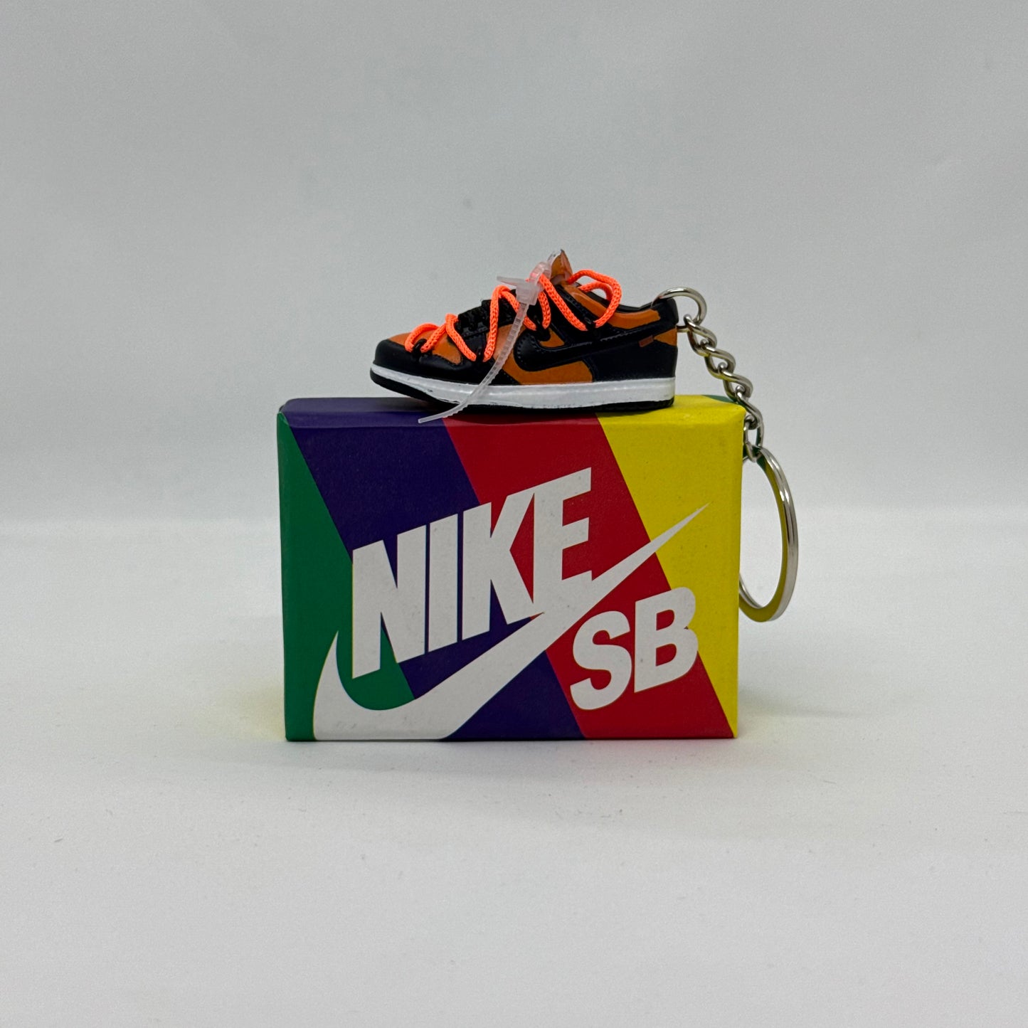 Nike Dunk Low Off White Michigan Keychain