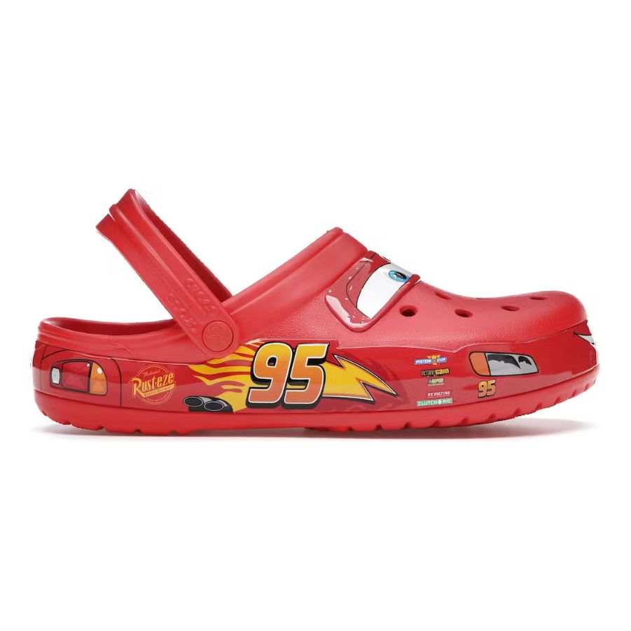 Crocs Classic Clog Lightning McQueen front view – bright red clog with Lightning McQueen graphics