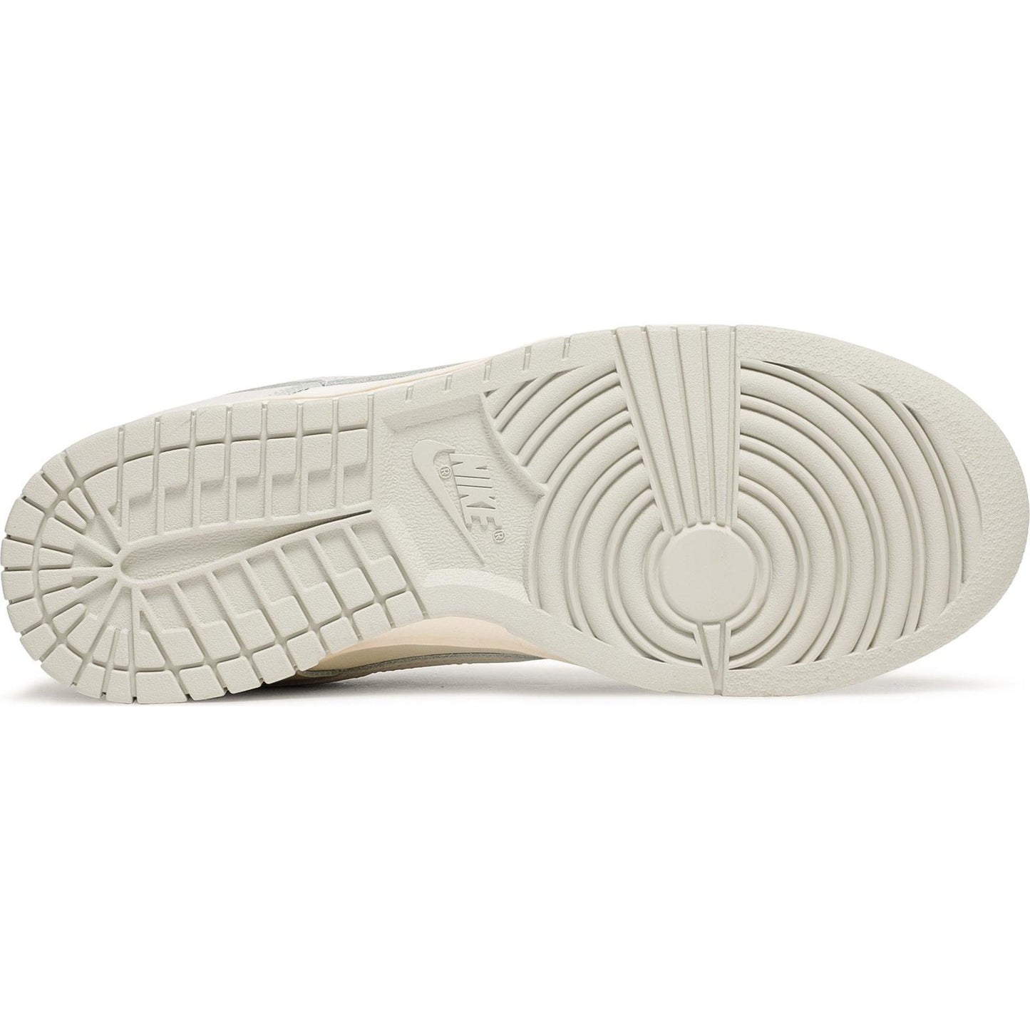 Nike Dunk Low "Light Bone" (W)